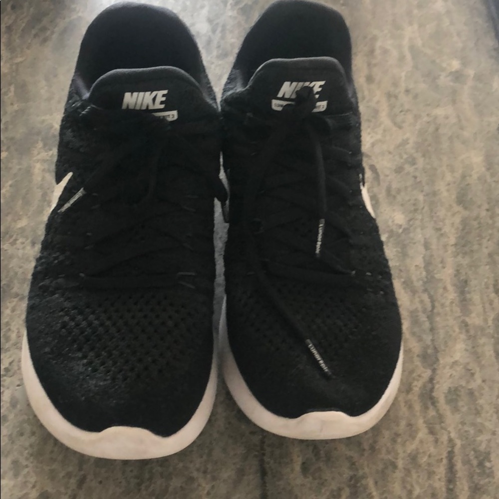 Women’s size 8 1/2 lunarepic  flyknit 2
